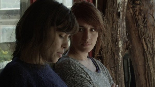 julie-espacios-de-busqueda-femenina-y-lirismo-hippie_landscape