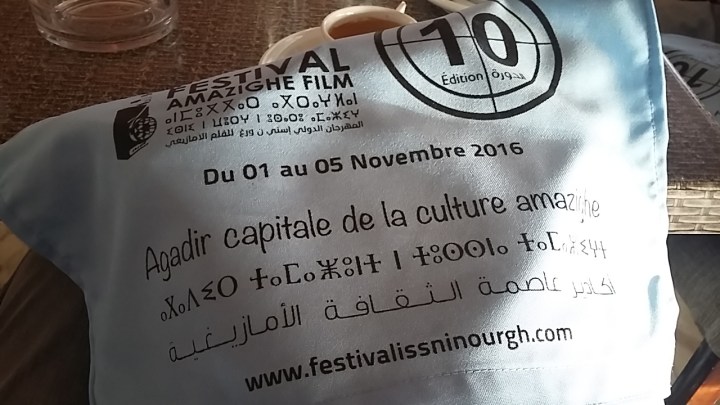 bolso-del-festival-con-escritura-amazigh